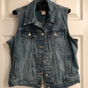 NWOT Levi’s jean jacket vest denim size large